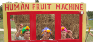 slot machine umana con frutta
